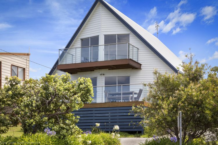 Sea Sunrise – Ocean Views & Walk To Beach