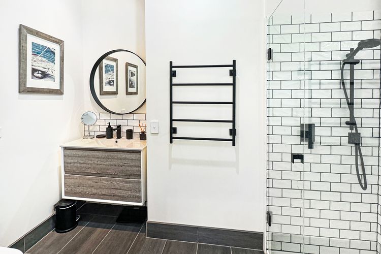 SeaEsta – Modern Beachside Escape in Tranquil North Lorne