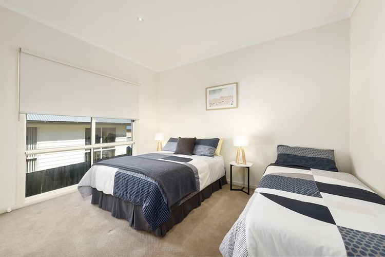 Seaview on Seaview – Exceptional & Spacious With Sensational Views