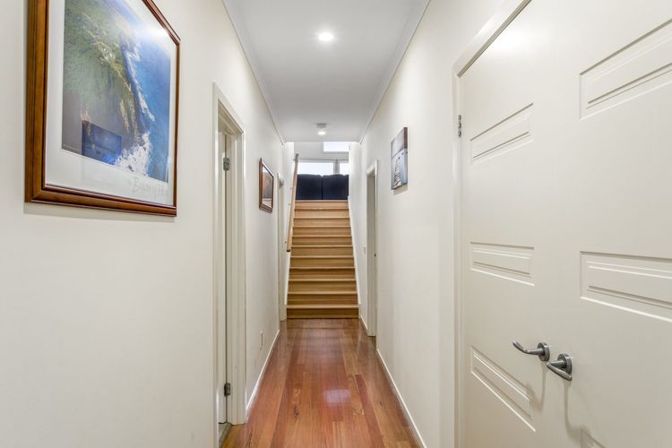 Seaview on Seaview – Exceptional & Spacious With Sensational Views