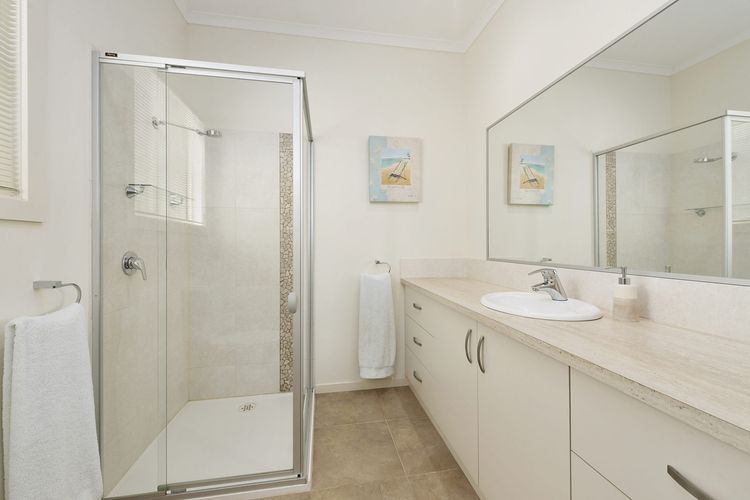 Seaview on Seaview – Exceptional & Spacious With Sensational Views