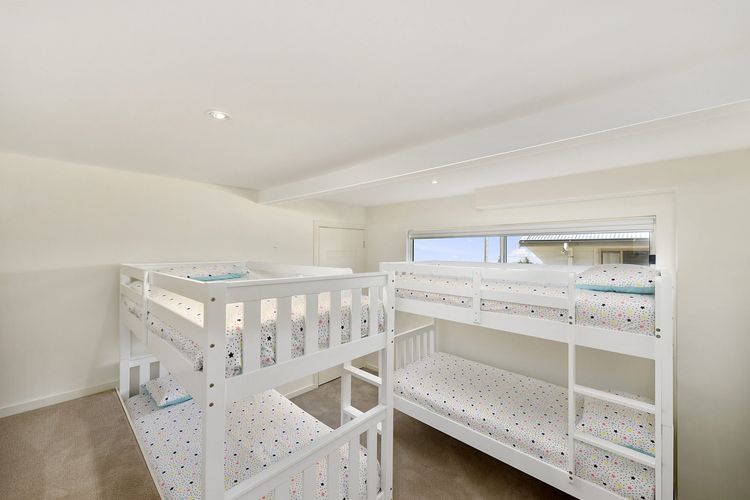 Seaview on Seaview – Exceptional & Spacious With Sensational Views