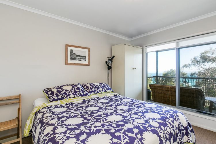 Shorebreak – Listen To The Waves