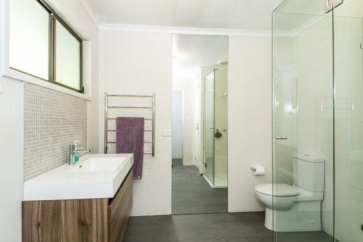 Shorebreak – Listen To The Waves