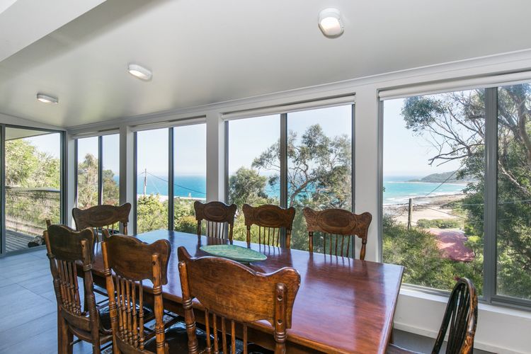 Shorebreak – Listen To The Waves