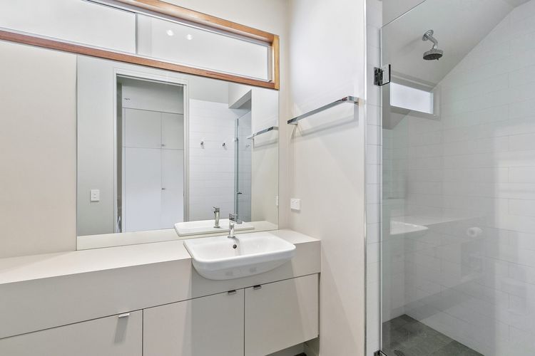 Silver Birches – Stroll To Town