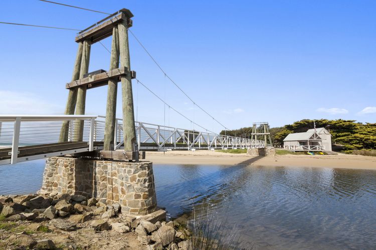 Swingbridge