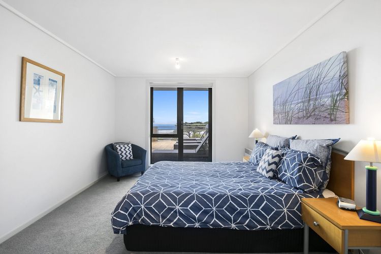 Apartment 11 Pacific Apartments