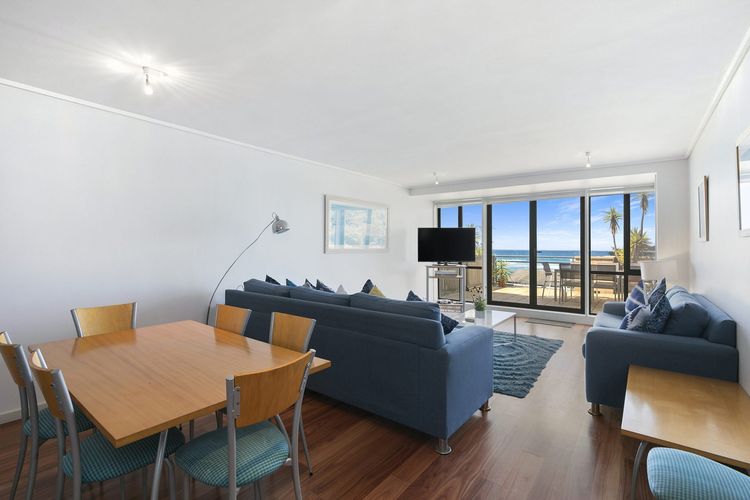 Apartment 11 Pacific Apartments