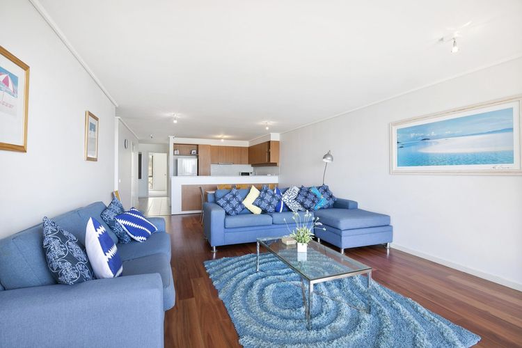 Apartment 11 Pacific Apartments