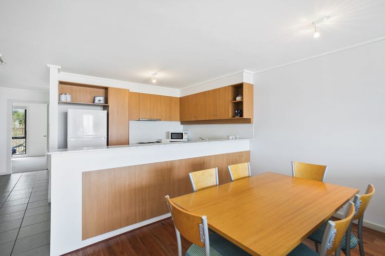 Apartment 11 Pacific Apartments