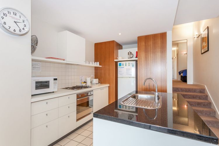 Apartment 16 Kalimna