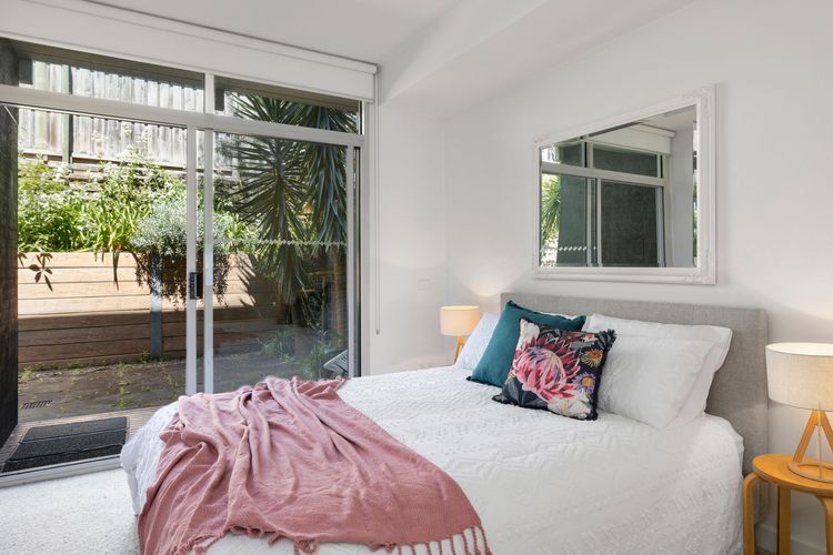 Apartment 18 Kalimna