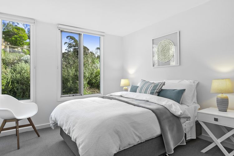 Point Grey Apartment 16