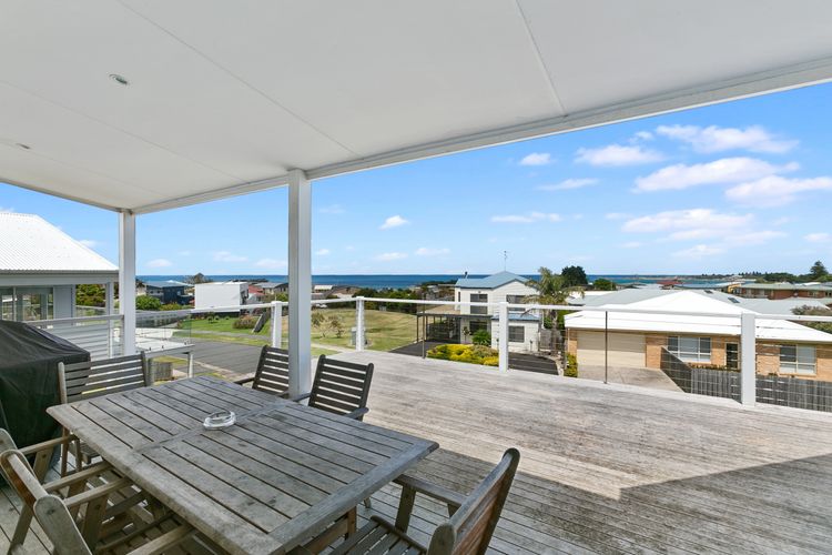 Seaview Apollo Escape