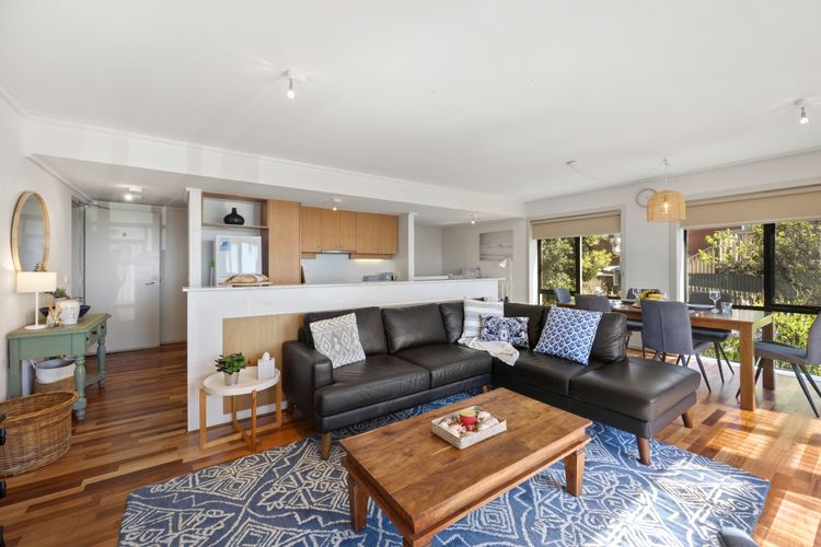 Apartment 5 Pacific Apartments