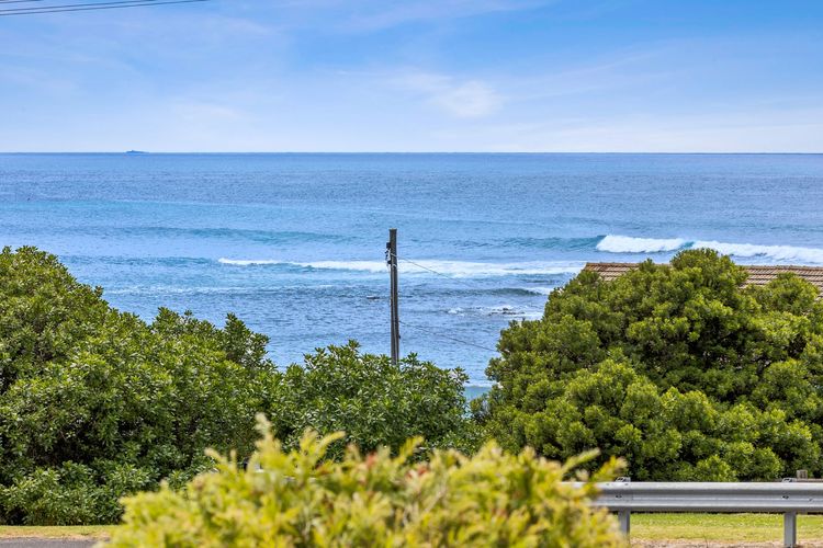 Apartment 5 Pacific Apartments