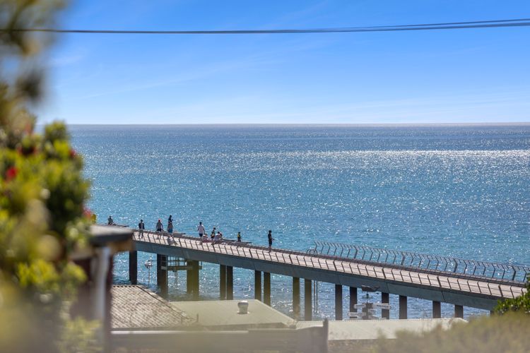 Apartment 5 Pacific Apartments