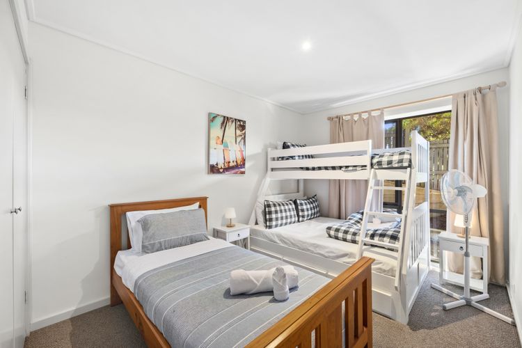 Apartment 5 Pacific Apartments