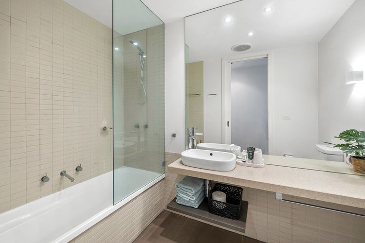 Waterfront One – Ocean Bliss