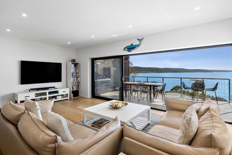 Seamless flow of indoors/outdoor living