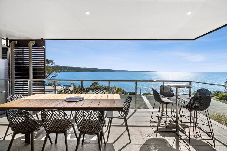 Sensational ocean views over Louttit Bay
