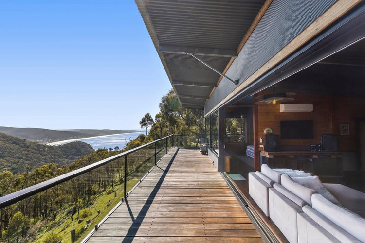 Wraparound balcony with panoramic views