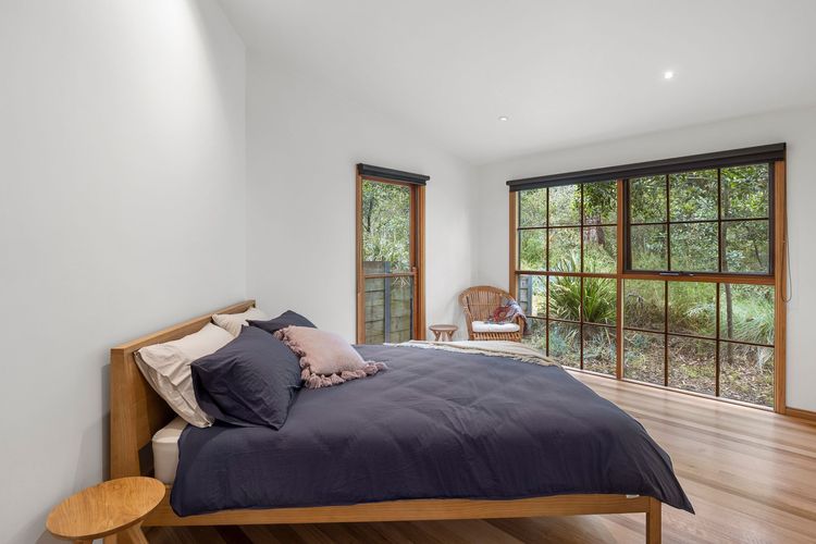 Bedroom 4: Queen bed with a built-in robe