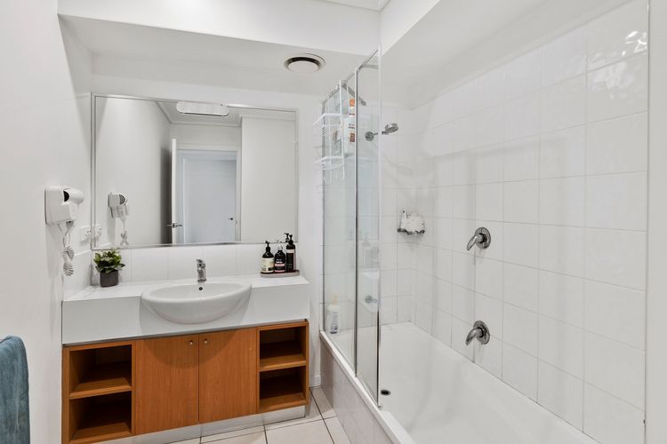 Apartment 30 Pacific Apartments