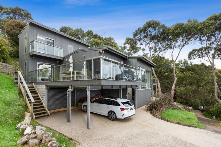 This beautiful 3-storey home will treat you to luxury and leisure while on holiday.