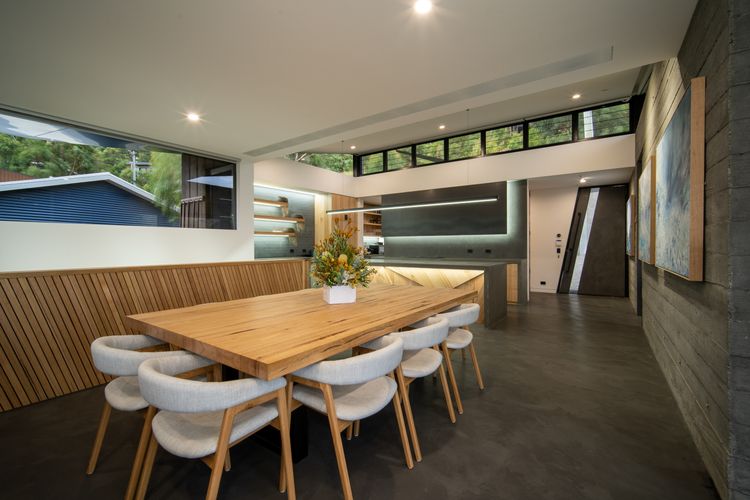 High-lite louvred glazing above the kitchen