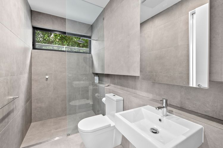 Modern bathroom