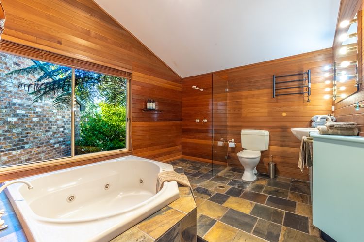 Grey Gum Lodge