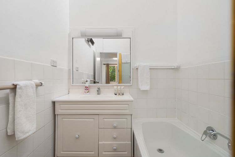 Narrow Neck Hideaway & Studio