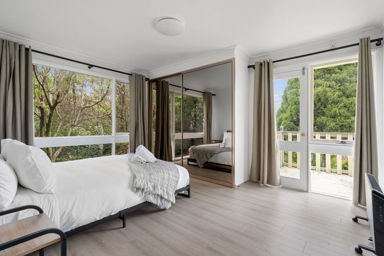 Narrow Neck Hideaway