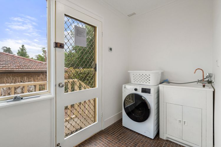 Narrow Neck Hideaway