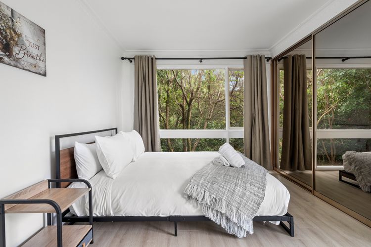 Narrow Neck Hideaway