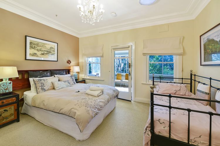 Woodford House