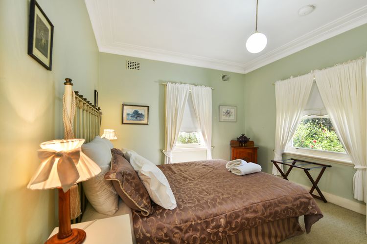 Woodford House