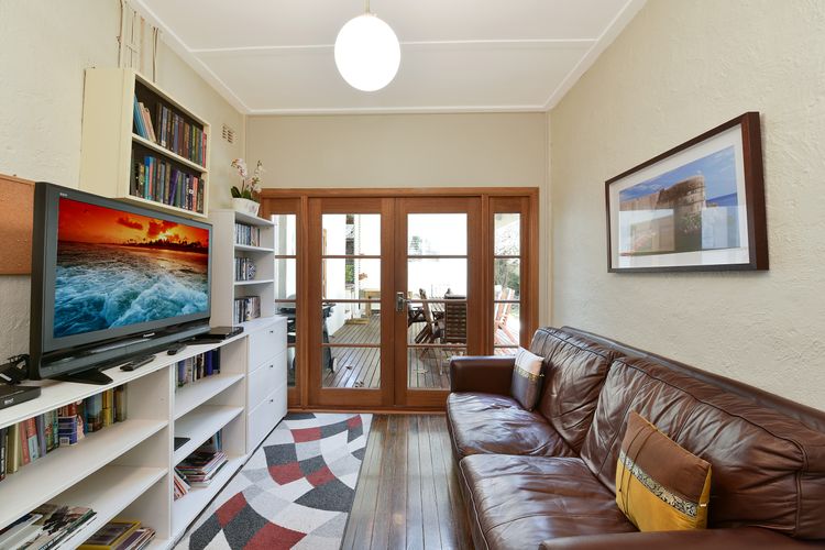 Woodford House