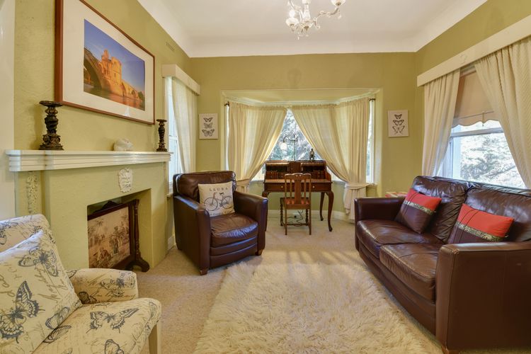 Woodford House
