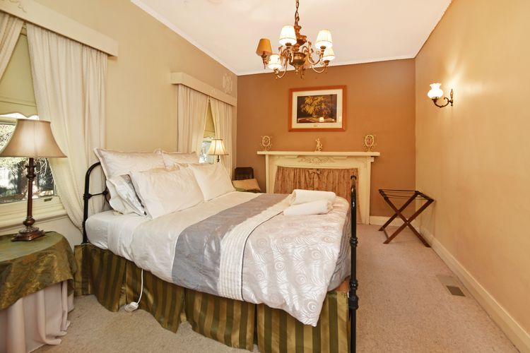Woodford House