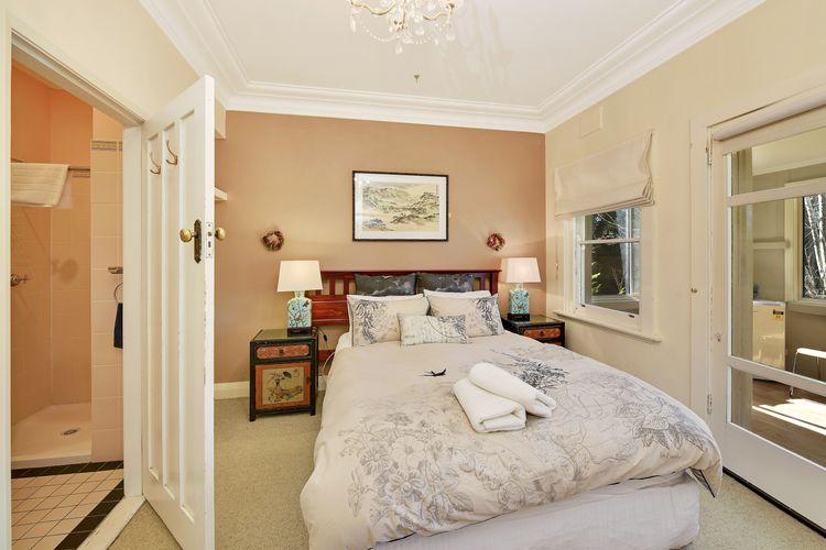 Woodford House