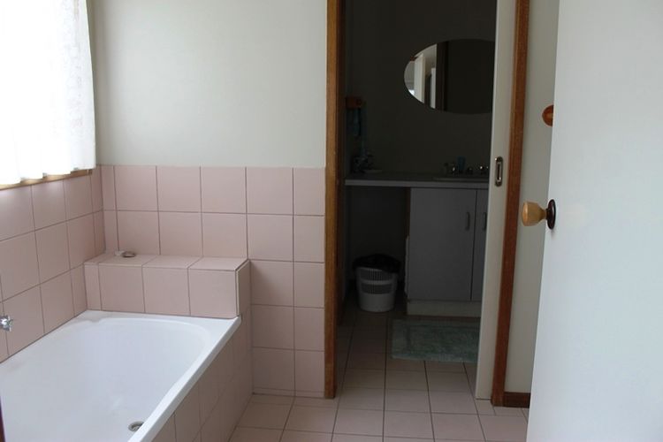 Family Holiday House with Open Plan Living