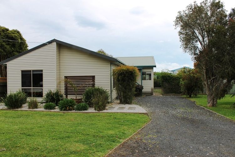 Family Holiday House with Open Plan Living