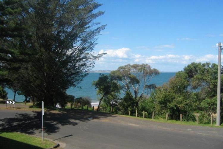 The Waves Central  Apartment