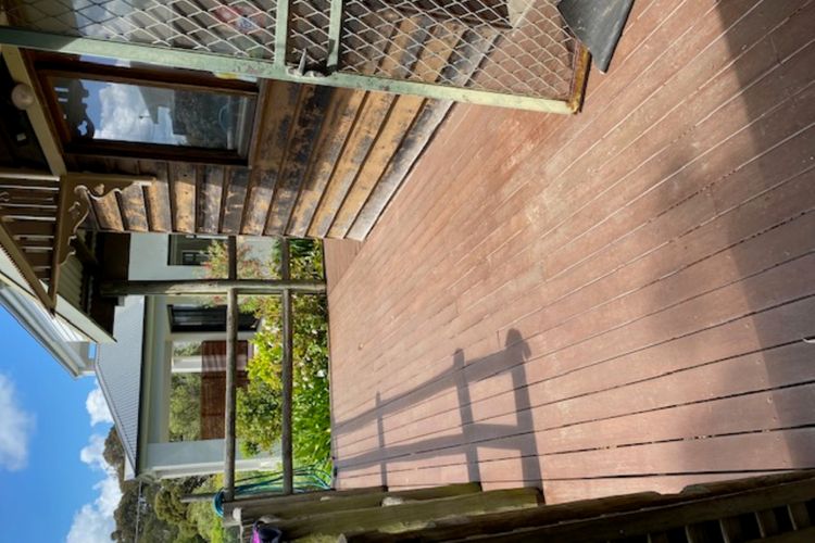 Lyall Street Beach Cabin