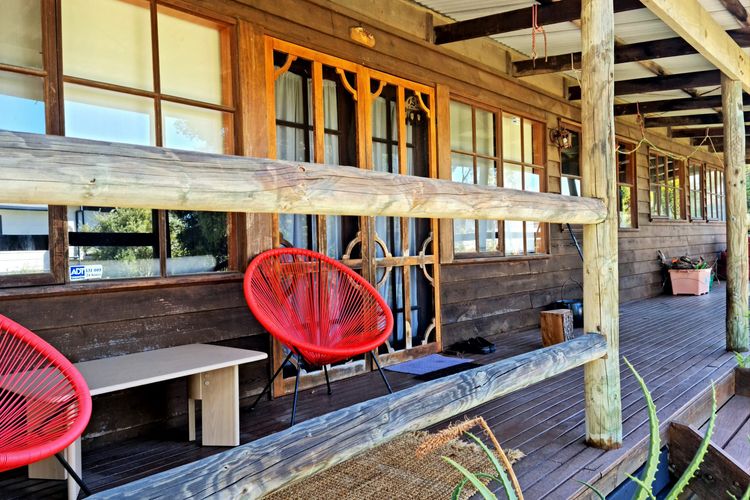Lyall Street Beach Cabin
