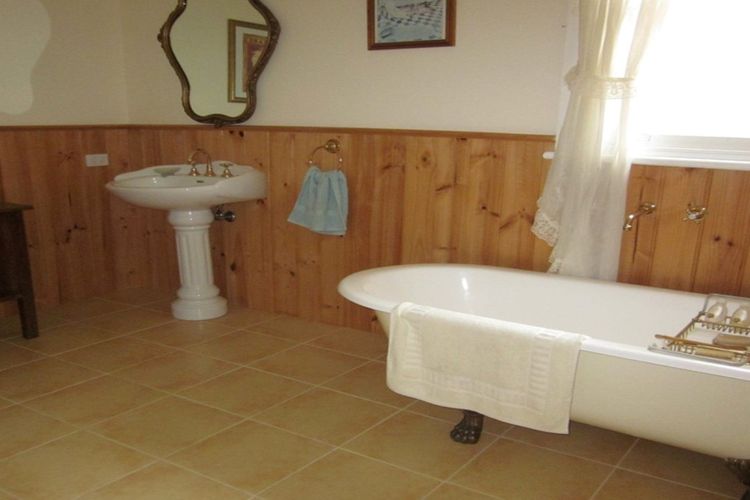 Hastings Cottage by the Bay in Rhyll