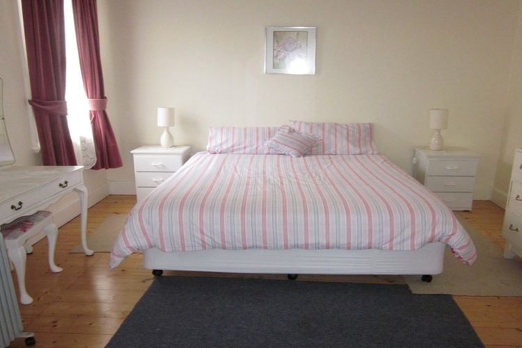 Hastings Cottage by the Bay in Rhyll